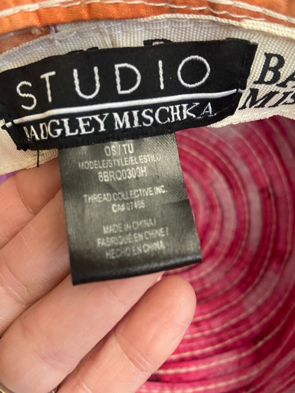 Badgley Mischka Two-Tone Pink and Orange Wide Brim Sun Hat - Picture 4 of 7